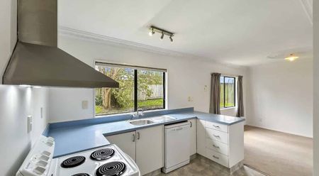 KELVIN GROVE - 3 BEDROOM - Photo 2