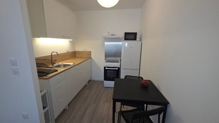 Location Appartement 1 pièce 35m² ORLEANS 45000 - Photo 5