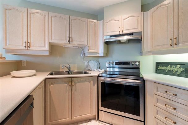 For Lease - 2 Toronto Street Unit# 302, Barrie, Ontario - Photo 1