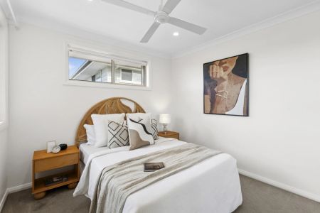 Townhouse living with alfresco appeal - Garden maintenance included - Photo 2