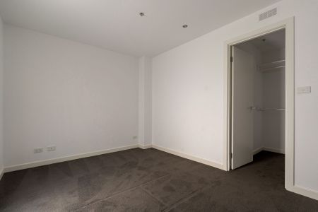 Charming 1-Bedroom Apartment - Photo 3
