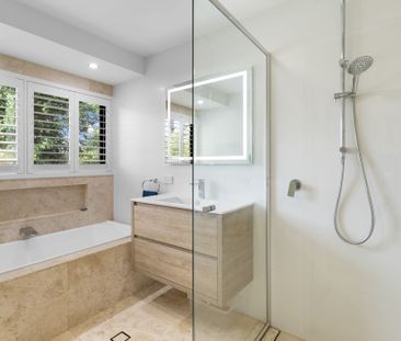 Modern Comfort and Privacy in Quiet Neighbourhood - Photo 5