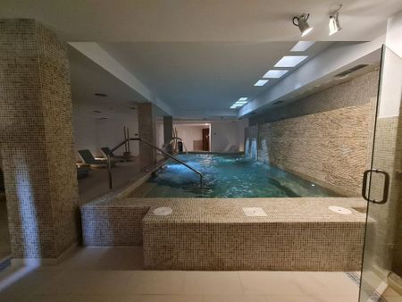 Luxury Apartment for rent in Nueva Andalucia, Andalusia - Photo 5