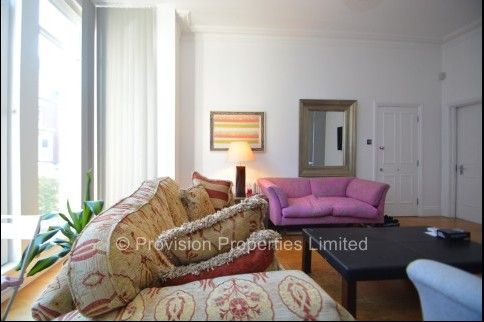 4 Bedroom Regent Park Avenue - Photo 1