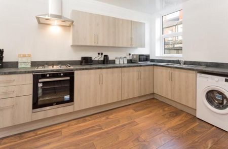 4 bedroom terraced house to rent - Photo 3