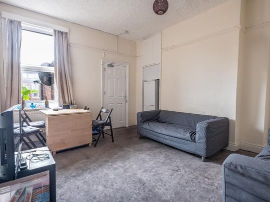 4 bedroom maisonette to rent - Photo 1