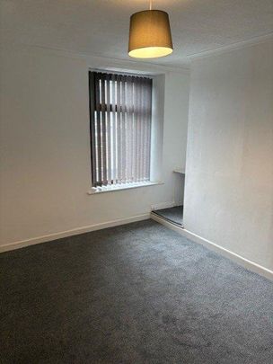 4 bedroom terraced house to rent - Photo 1
