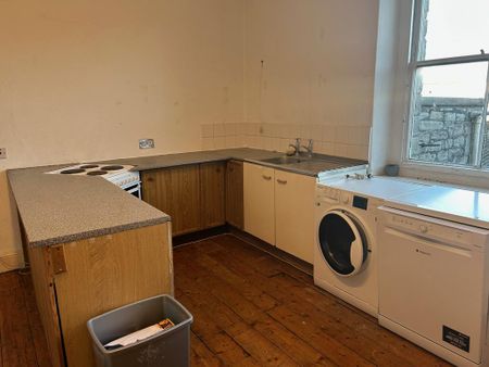 3 bedroom flat to rent - Photo 5