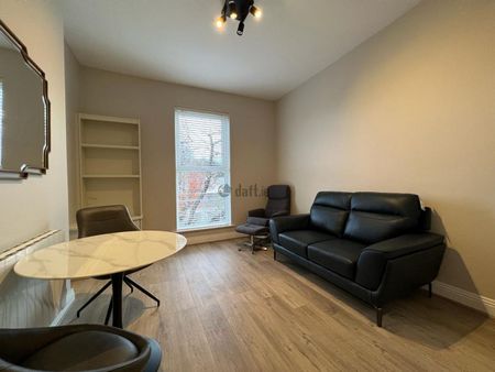 Apartment to rent in Dublin, Rathmines - Photo 2