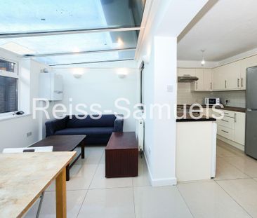 5 bedroom end of terrace house to rent - Photo 2