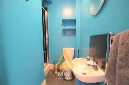 6 bedroom terraced house to rent - Photo 4