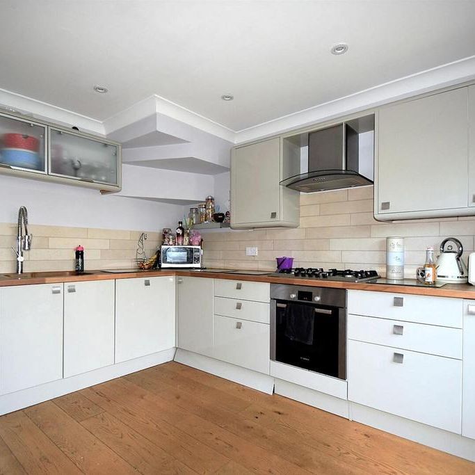 4 bedroom house to rent - Photo 1