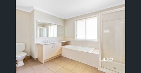 Low Maintenance Family Home - Photo 3