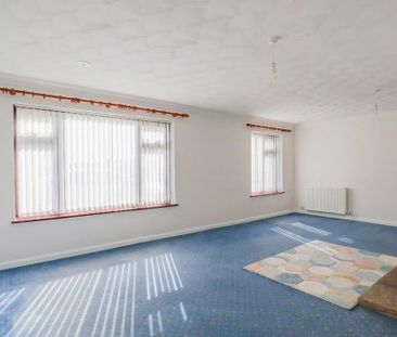 3 bedroom detached bungalow to rent - Photo 2