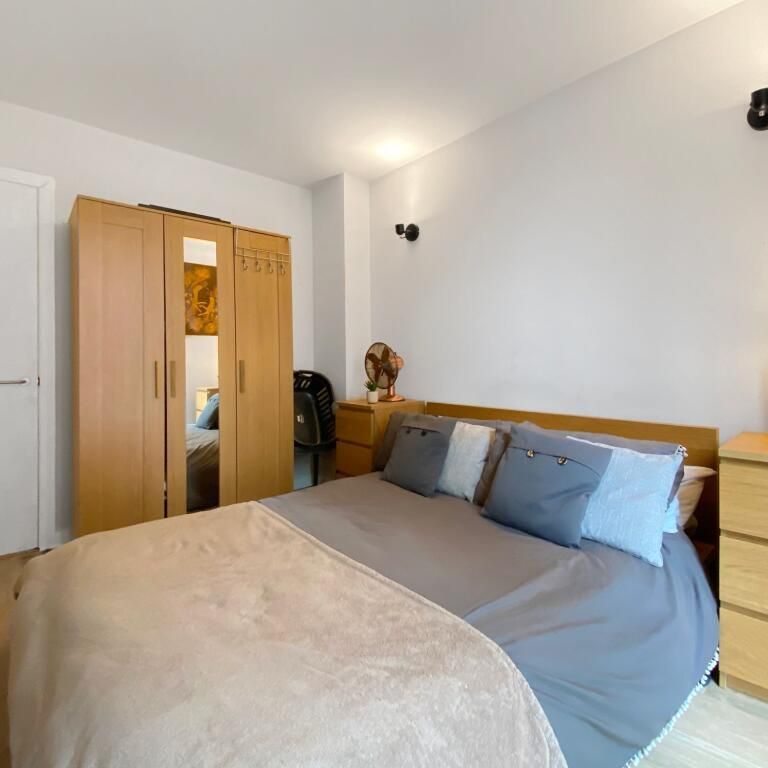 3 bedroom flat to rent - Photo 1