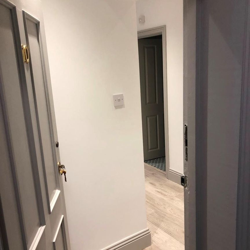 2 Bed Flat, Belmont, BN1 - Photo 1