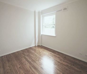 Well located 2 bedroom unfurnished unit - Photo 2