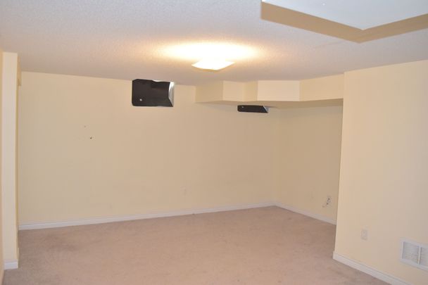 For Lease - 20 Munch Place, Milton, Ontario - Photo 1