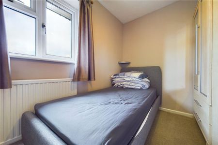 3 bedroom semi-detached house to rent - Photo 4