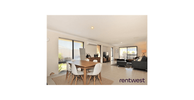 A home with it all! - Photo 1