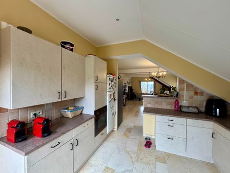 Lichtrijk penthouse met 3 slaapkamers in centrum Hoeilaart - Photo 2