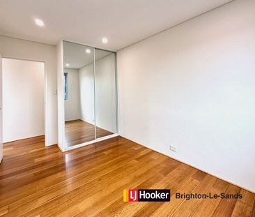 RENOVATED SUN FILLED STYLISH RETREAT WITH CITY VIEWS. - Photo 1