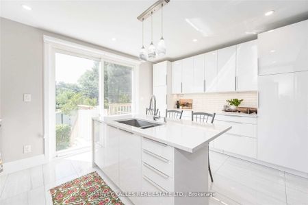 For Lease - 26 Leyton Avenue Unit# Room, Toronto, Ontario - Photo 4