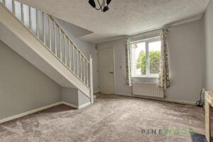 2 BEDROOM House - Semi-Detached - Photo 4