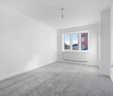 Newton Abbot Way, Bourne, PE10 - Photo 4