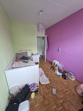 Bel appartement de 5 pièces situé au 2ème étage avec ascenseur. Cet appartement est d'une superficie de 71 m2. - Foto 3