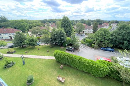 2 bedroom Flat To Let - Photo 3