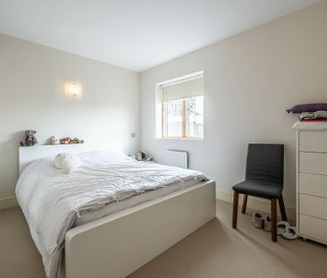 3 bedroom flat to rent - Photo 3