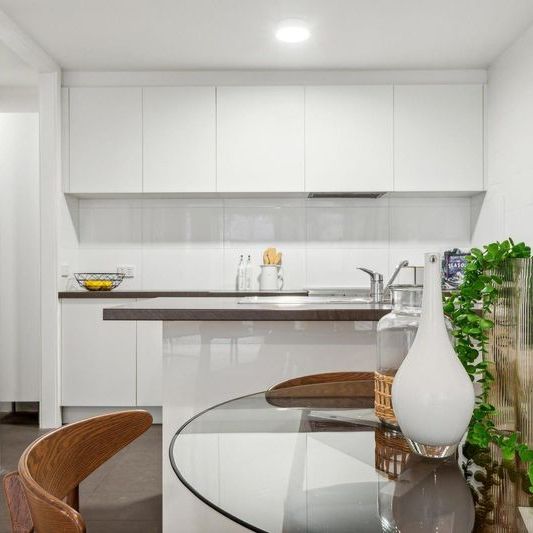 Entertainers pad, in the heart of Melbourne *OPEN FOR INSPECTION SATURDAY 5TH OCTOBER 2024 12:00pm - 12:15pm - PLEASE REGISTER TO VIEW* - Photo 1