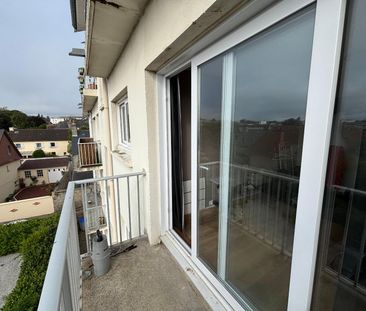 Location Appartement 4 pièces 90m² EQUEURDREVILLE HAINNEVILLE 50120 - Photo 1