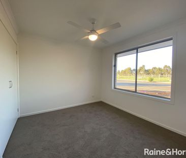 198 President Avenue, Andrews Farm, SA 5114 - Photo 6