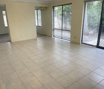 Gorgeous Gated Property! - Photo 1