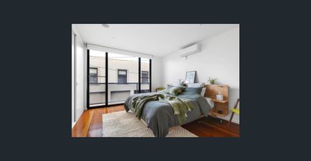 Three Levels of Lifestyle Living in the Heart of Carlton - Photo 3