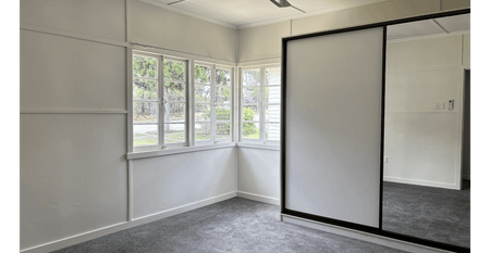 Beautifully Renovated Home in Holland Park - Photo 4