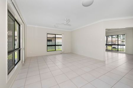 Large Four Bedroom Home - Photo 3