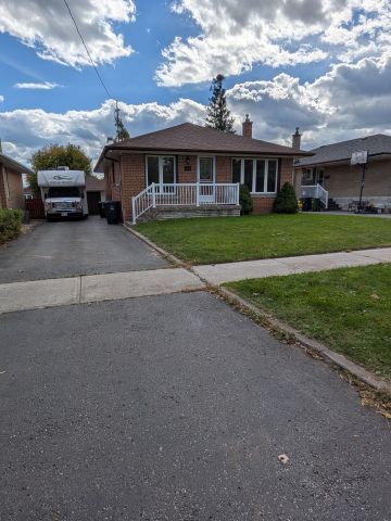 For Lease - 43 Lewiston Road Unit# Main, Toronto, Ontario - Photo 2