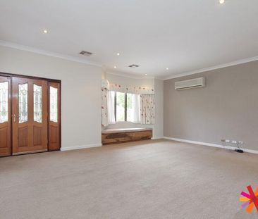 FAMILY HOME - Photo 2