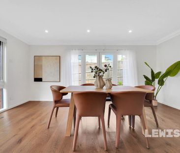 Immaculate 3 bedroom unit with garage - Photo 2
