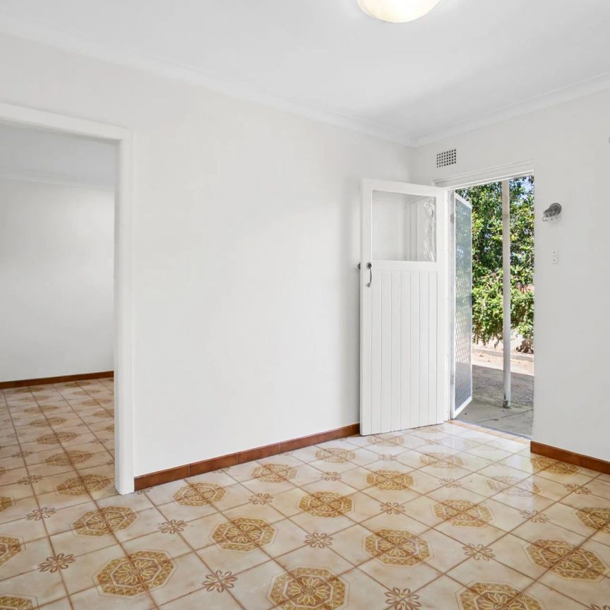 4B Pine Avenue, Brookvale. - Photo 1