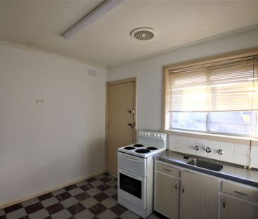 Sunny Two Bedroom Unit Situated in Sunshine - Photo 1