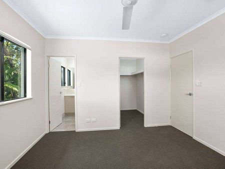 Brand New Four Bedroom Townhouse - Photo 3