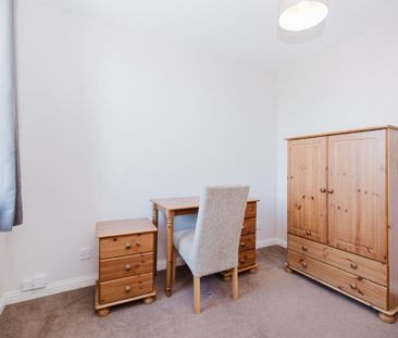 3 bedroom flat to rent - Photo 5