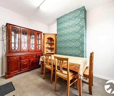 2 bedroom end of terrace house to rent - Photo 5