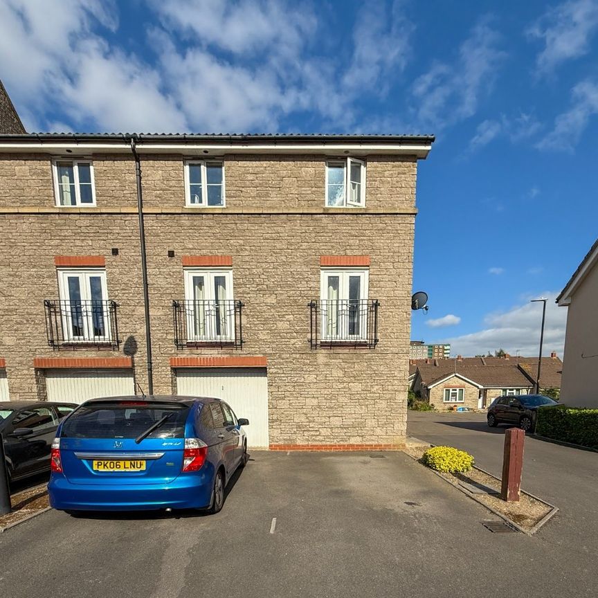 Mallard Close, Bristol - Photo 1