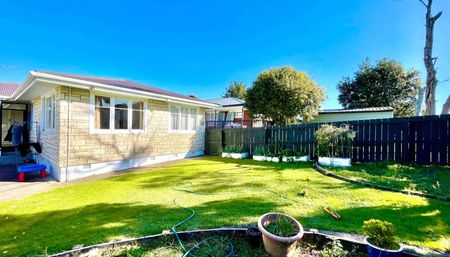 Your 3 bedroom home in Weymouth with a peep of... - Photo 5