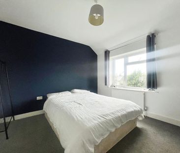 3 bedroom end of terrace house to rent - Photo 2